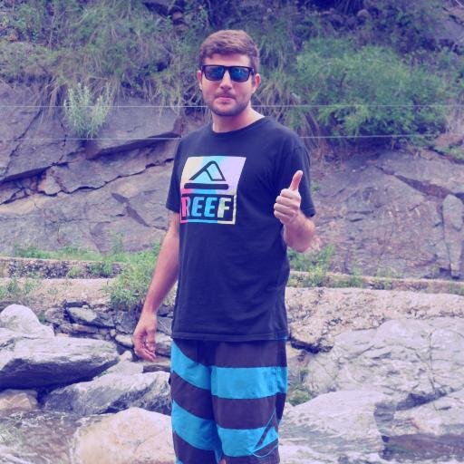 Diseñador Gráfico y Web, blogger  en crecimiento adicto a internet