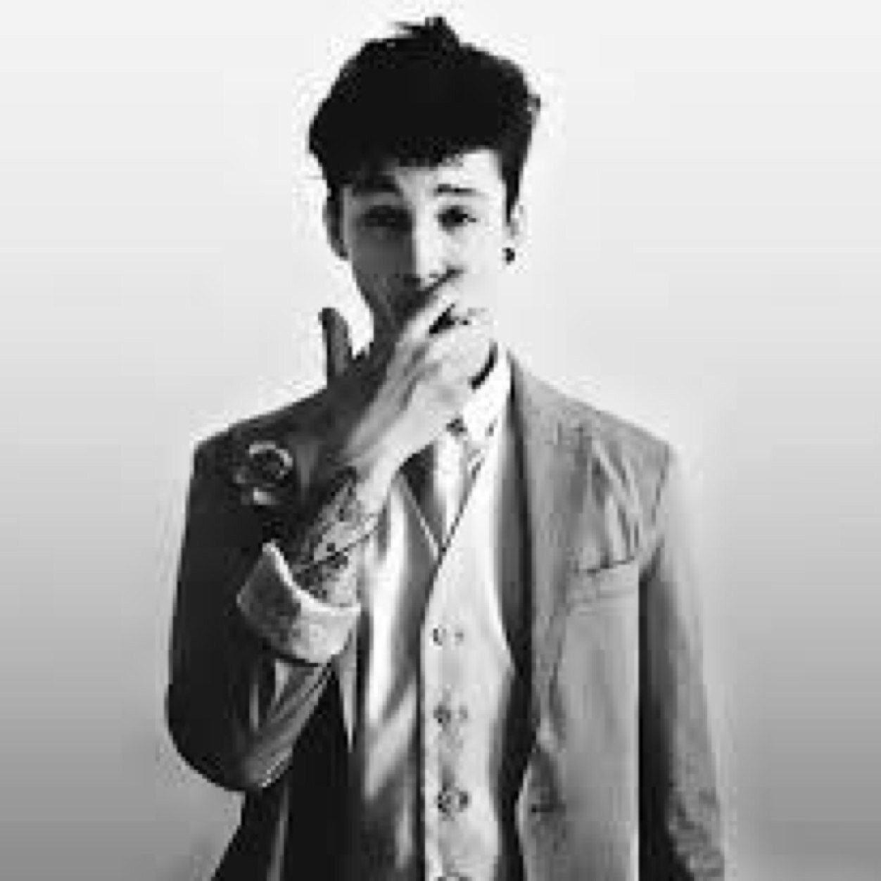 Frankie is the bae. Talk to me. [RP]