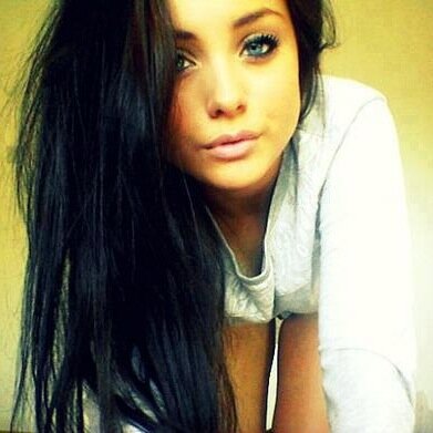 TheGirIsBookIet's profile picture. just tweeting my thoughts in 140 characters or less