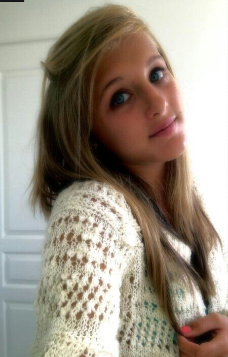 hi everyone :) Im Nia Im crazy fun and lovable so follow me B) Im a directioner I love Niall Horan I love music #MusicIsLife
Love you guys 3