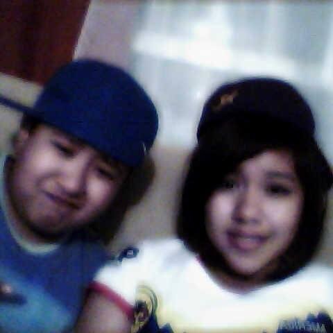 soy un aficionado al skateboarsd amo el rap amo ami famolia que tengo a me gusta el salmon y el picadillo y el dia de mi cumpleaños es el 16 de marzo jeejeeeeee