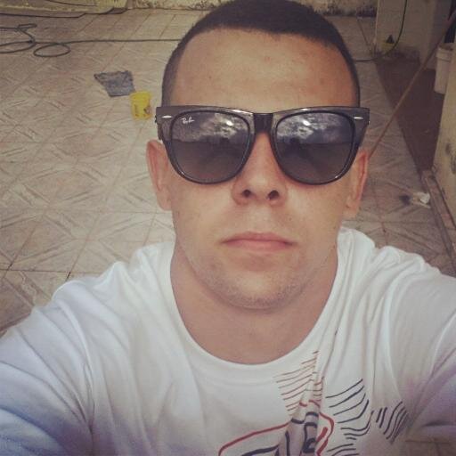 Vermelho é o amor, preto é a razão, branco é a cor, que completa minha paixão. SPFC ♥