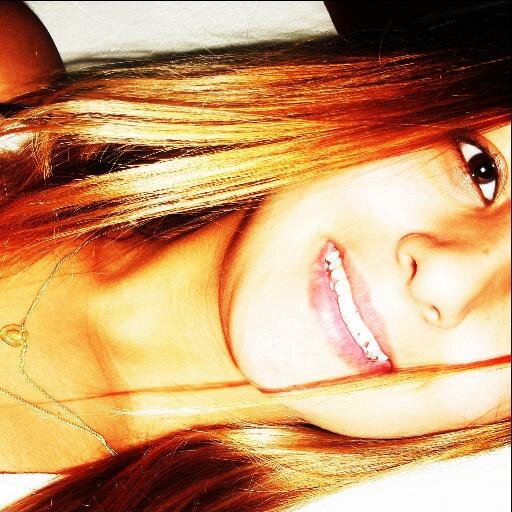 Desculpa.Mas a vida me fez a desconfia de tudo .