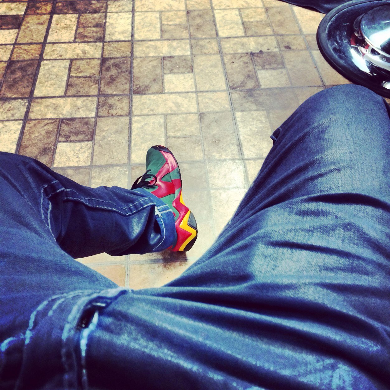 ThaSneakGeek's profile picture. Omar . 20 . D M [V] . #RedskinsNation #WizardsNation . Follow me on instagram @Omar_PAID_illa