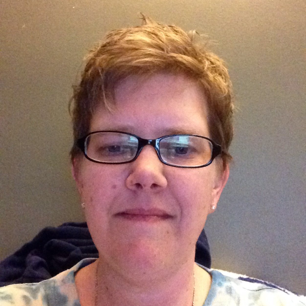 LittleLeafsFan's profile picture. If I follow you, pls follow me back or we can't chat. I'm kinda shy but once you get to know me, watch out! I love music, any kind except jazz/blues/opera.