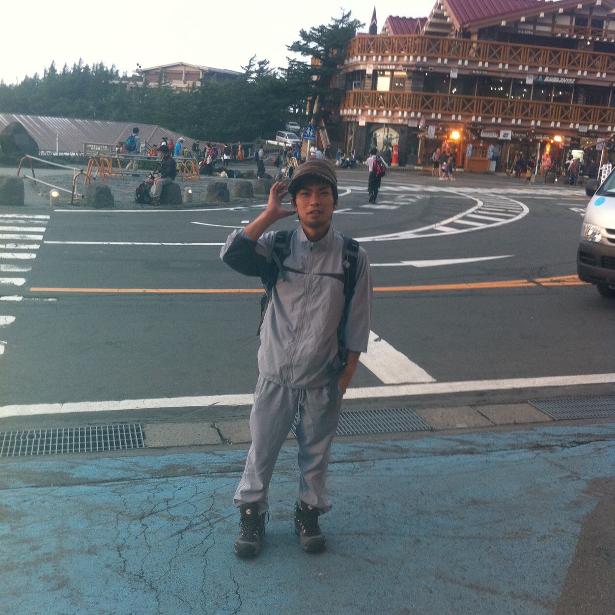 娘とよくビートルズを一緒に聞いています。日々勉強中。人生を愉快に。誰かのためになればいいな。
相互フォロー大歓迎100%。みんなでフォローの輪を広げましょう。世界平和。 thank you for follow back and each other. Peace World