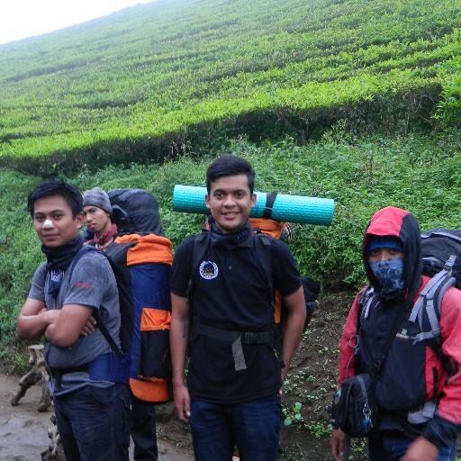 BANGKIT UNTUK BERONTAK DIAM UNTUK TERTINDAS BUNGKAM ADALAH PENGKHIANATAN