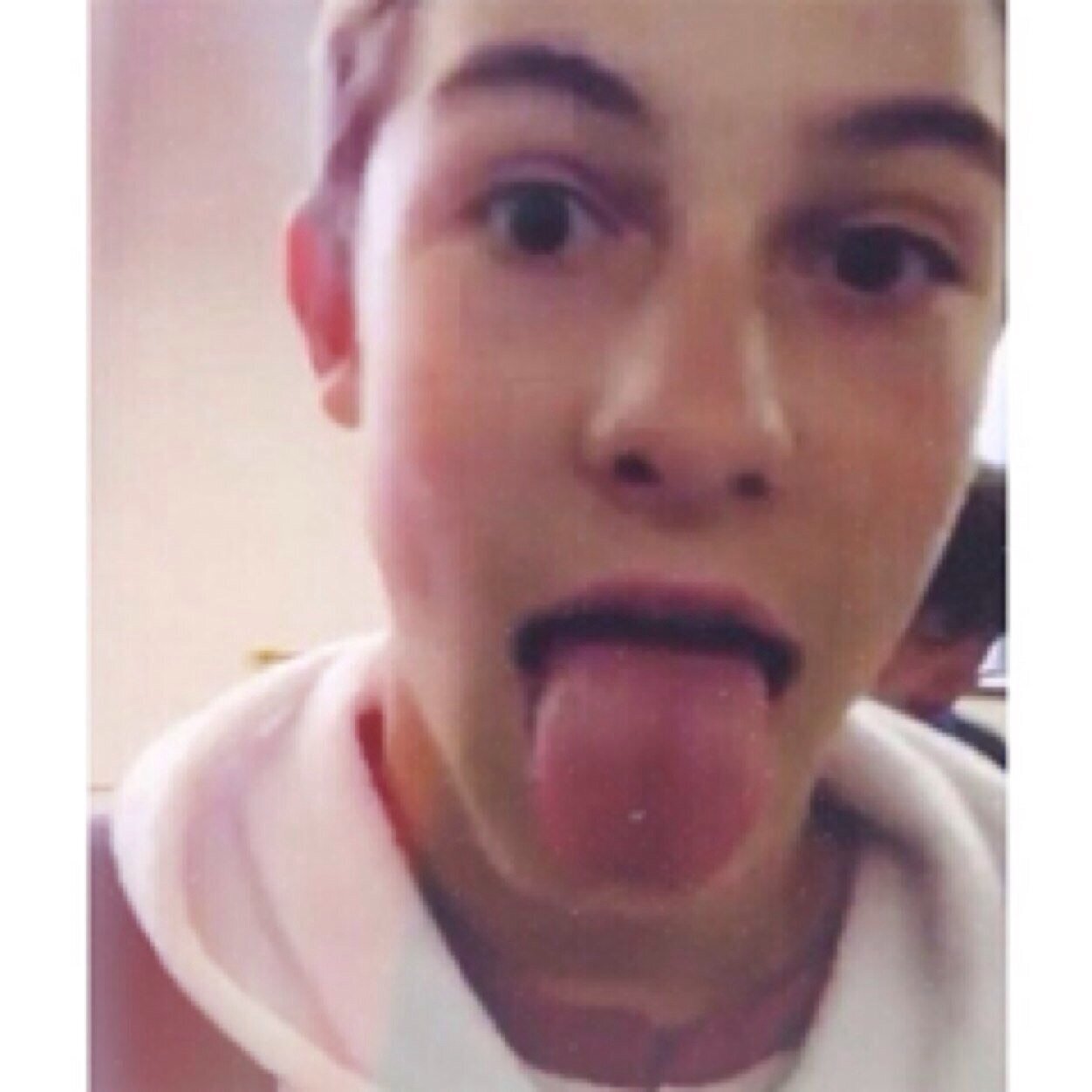 this is a free follow! dont follow this! follow my main magcon acc. @veonaamillss ILY