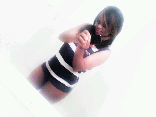 if you follow me ill be sure to follow bck.. any real female dont mind showin love♥ ~aah somebody fwm :*