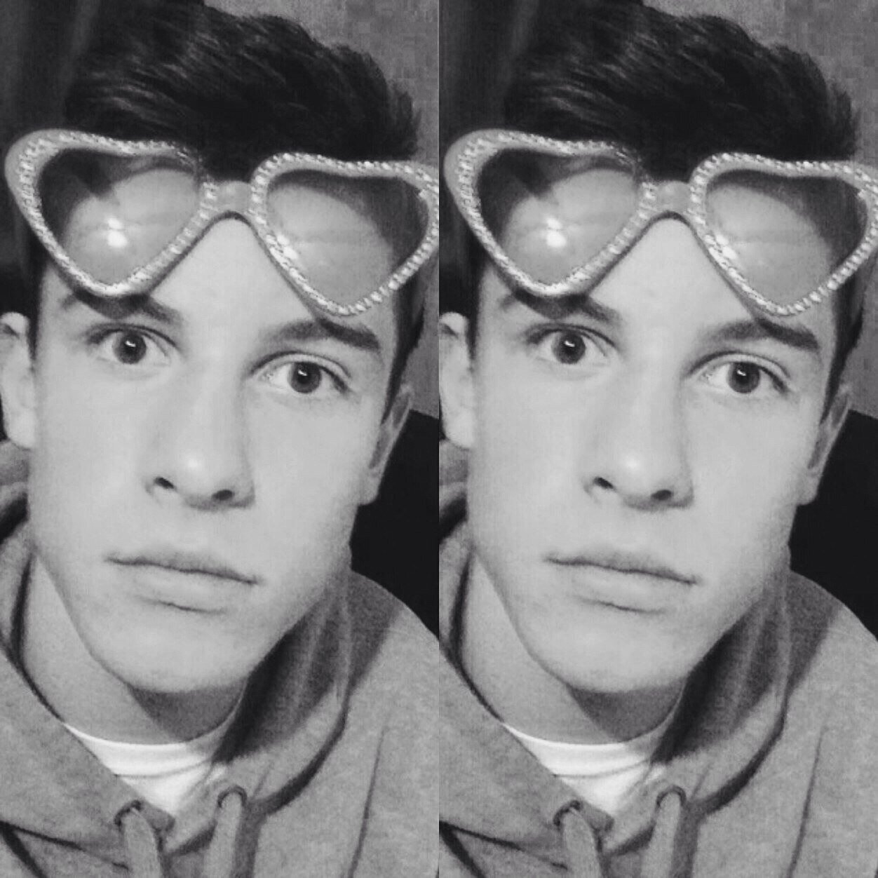 I like Canadians that can sing aka Justin & Shawn (✿◠‿◠) jdb • 0/9