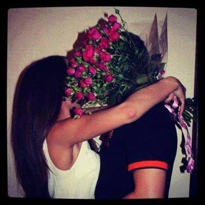 أمي تقول أنو العقل زينة البنت !!
مش عارفة أنو من جنوني عشقوني :) !! ( ♥
♥ .