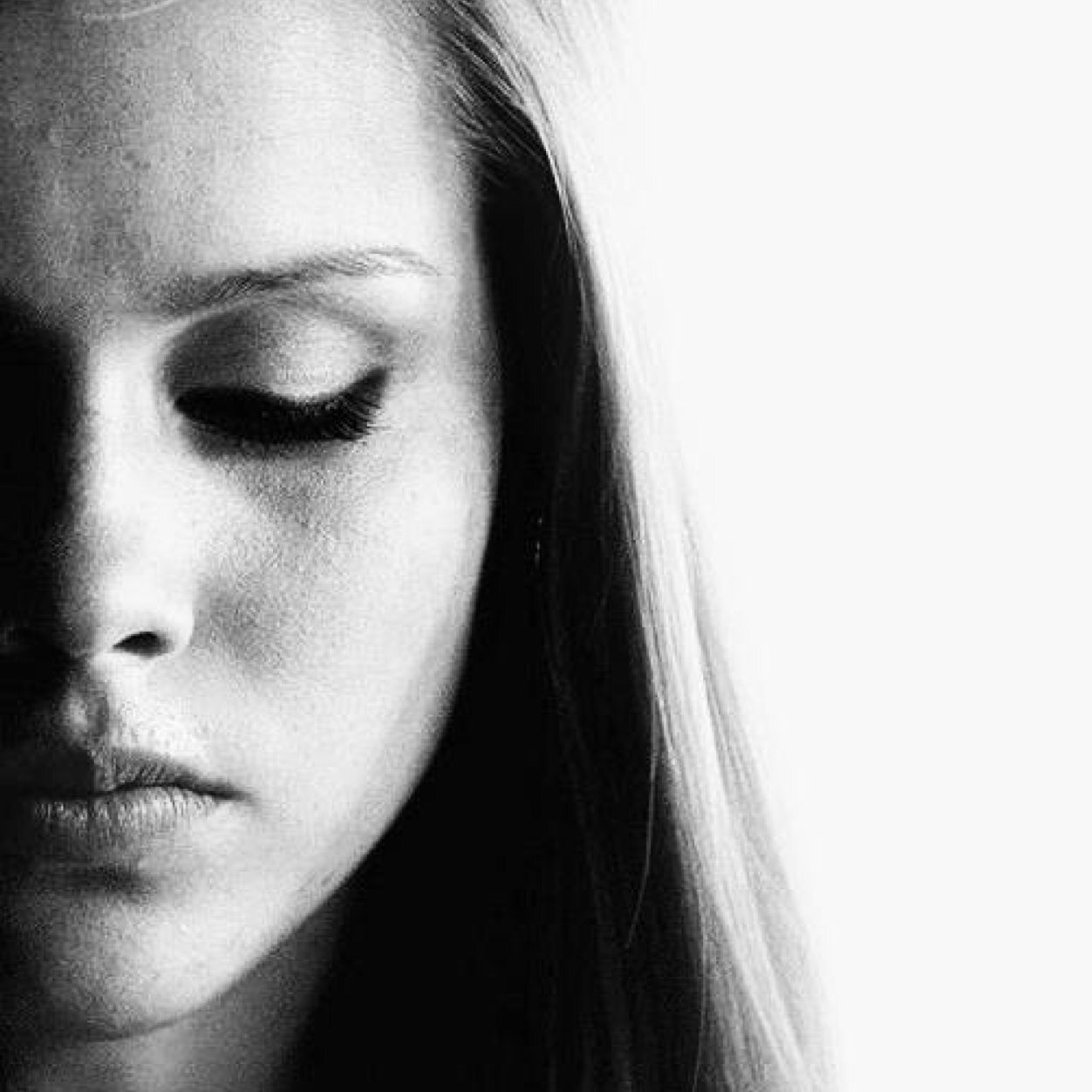 Carly Anne. 23 years old. Yeah, I'm a bitch. I've been called worse. Don't touch me. #TWDRP