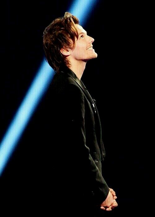I happen to be in love with two bands from Australia and the UK. #5SOS #OneDirection