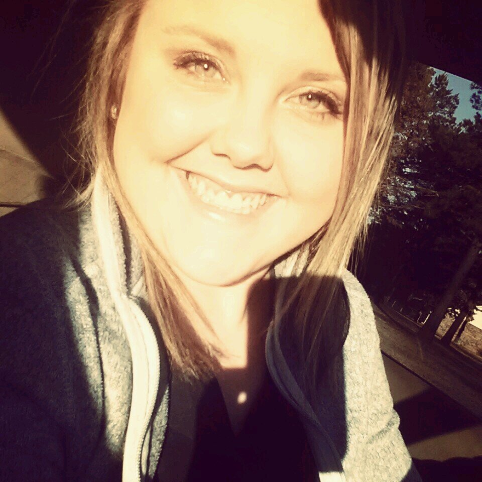 Sophomore at Arkansas Tech. Love the color Pink.
