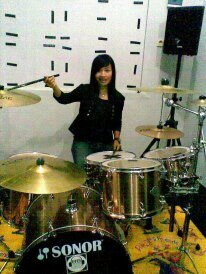 Musik hanya butuhhati......Hidup memandang 1 garis yang tidak selalu sama.