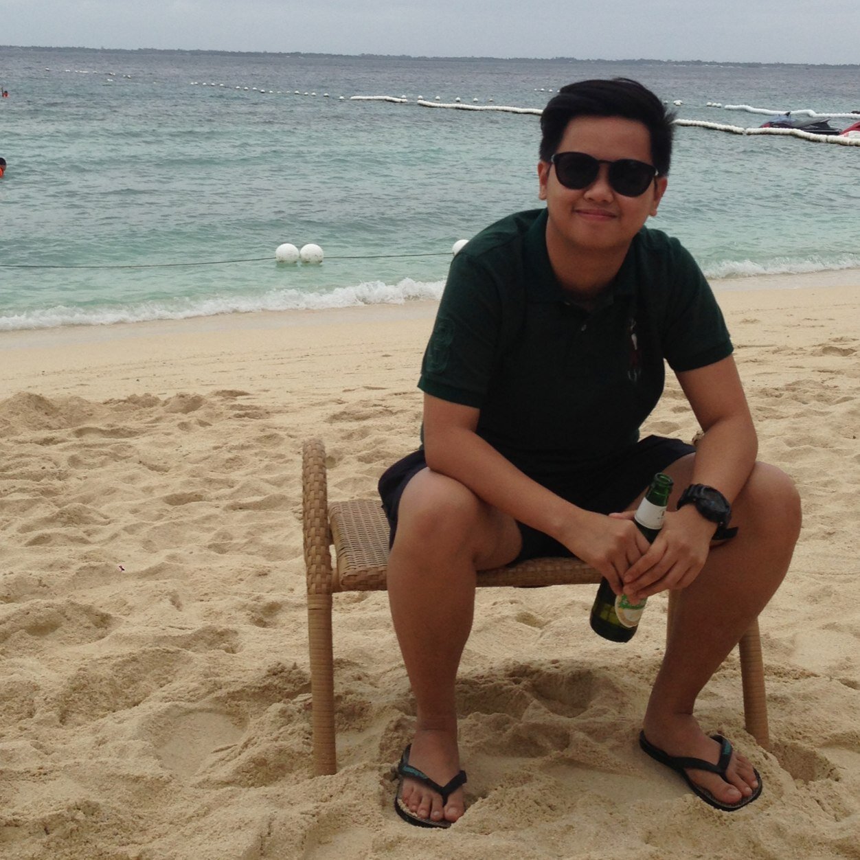 aisnebucsit's profile picture. FIRE AWAY.