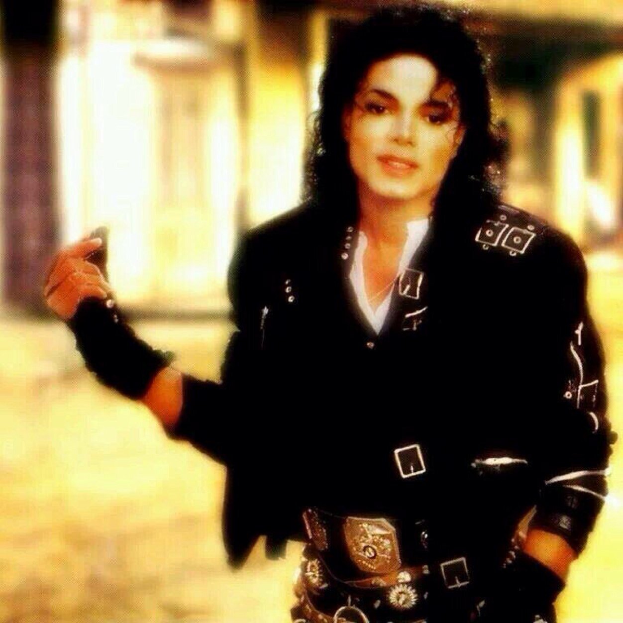 Hi. Its me Michael Joeseph Jackson. (Ethan Clarke)I am attached to my moonwalking family❤️. Please help me heal the world.