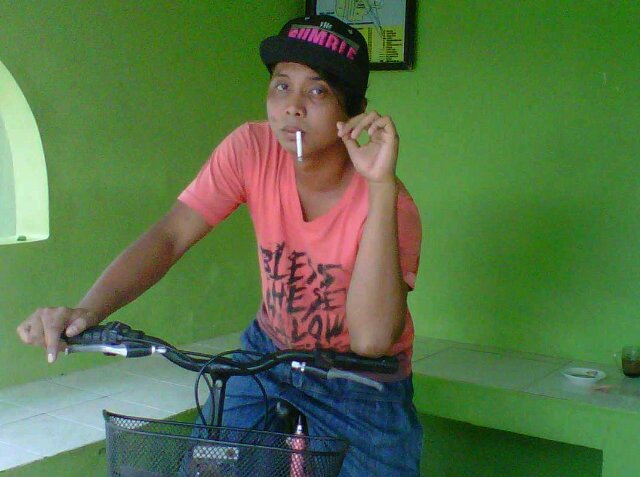 menjadi pribadi yang berkualitas dari hari ke hari yeah.................