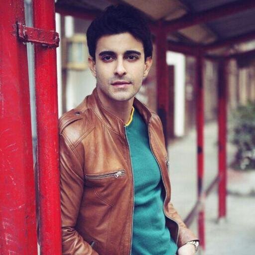 DIe HEart admirer of GAUTAM RODE.....!!!!! :)
love him sooooo muc... THE GAUTAM RODE rplied on 19th nov 2013 n followed me on 23rd feb, 2014 n DM on 28/2/14 :)