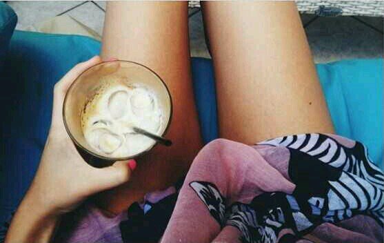 Cat lady & Coffee fiend. Eating disordered since '98. EDNOS (formerly BED)