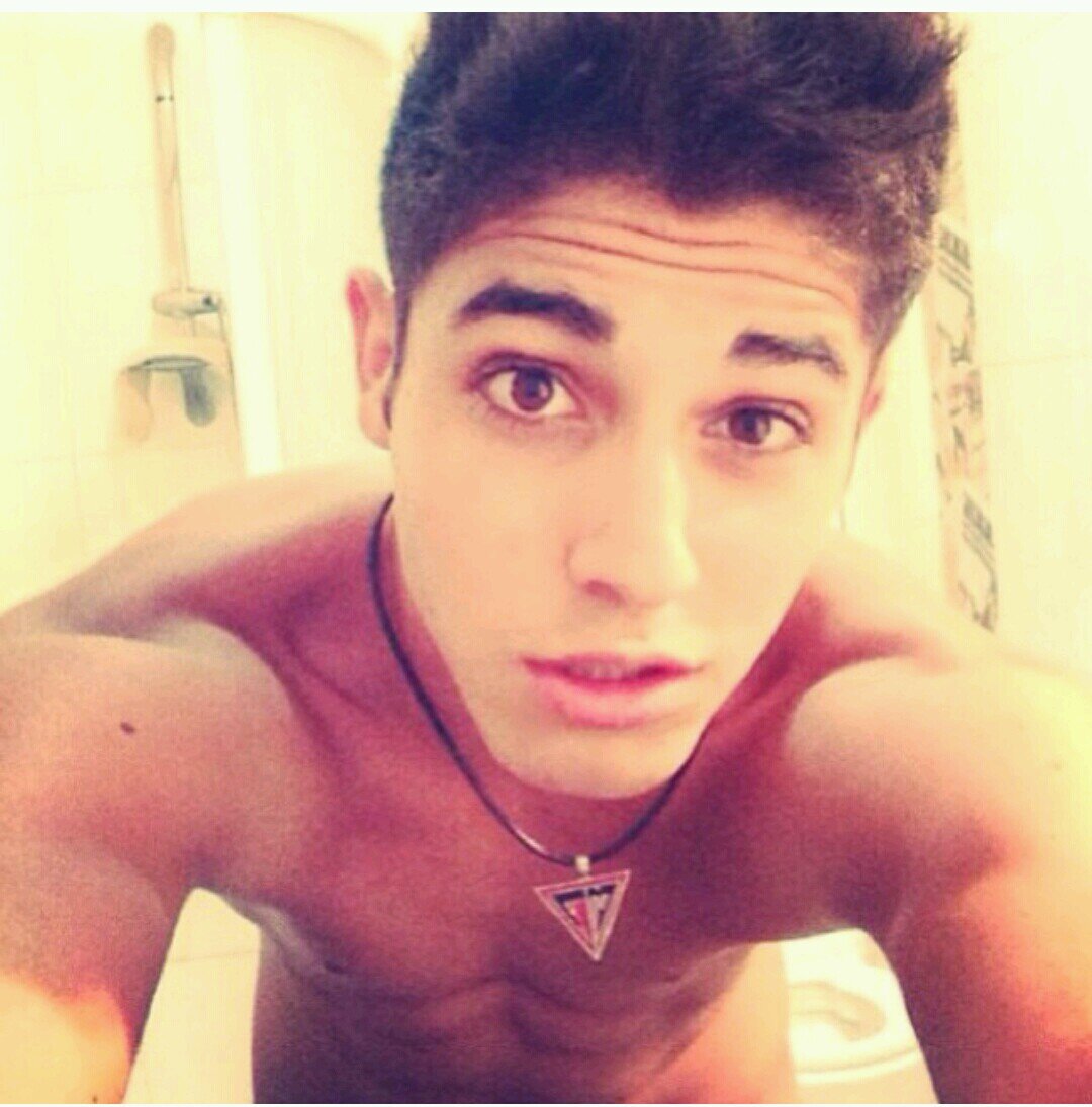 HottieBoys1's profile picture. 