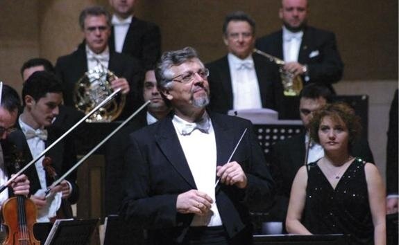 Greek musician. Conductor, cellist, researching 200 years of Greek art music tradition. #GreekOperas crowdfunding campaign: http://t.co/hGdA6kYUhw
