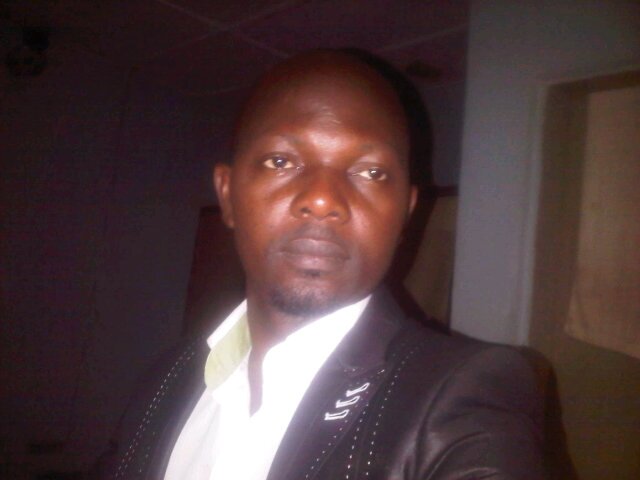 I don't welcome false smile but I L̶̷̩̊͡O̶̷̩̥̊͡vξ  true smile from †ђξ  heart
