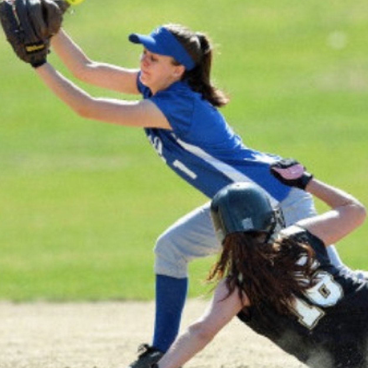SoftballSwag_17's profile picture. Softball is like oxygen,a reason to breathe.Embrace every aspect of the game possible. #SoftballIsLife
