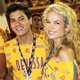 Nome: @micaelborges_  | Função: Ser lindo, sexy, charmoso, fofo, talentoso, simpatico, gostoso, ter um bundão, corpão,ORA NÃO CABE EM 140 CARACTERES ♪ ★ ❤
