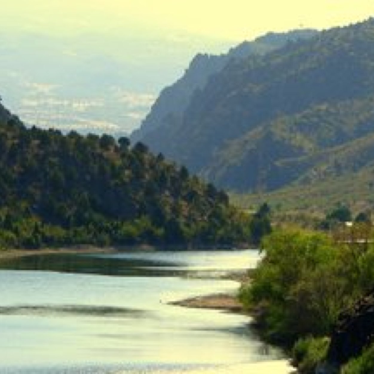 Nerede kardeşlerin, cömert Nil , yeşil Tuna; Giden şanlı akıncı, ne gün döner yurduna?