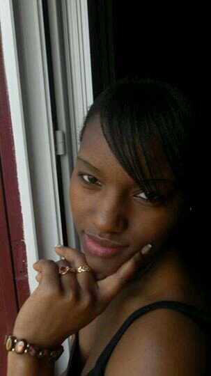 C'est quand la distance s'impose que l'amour transparait le plus. Le vide de l'absence nous fait aimer plus fort.