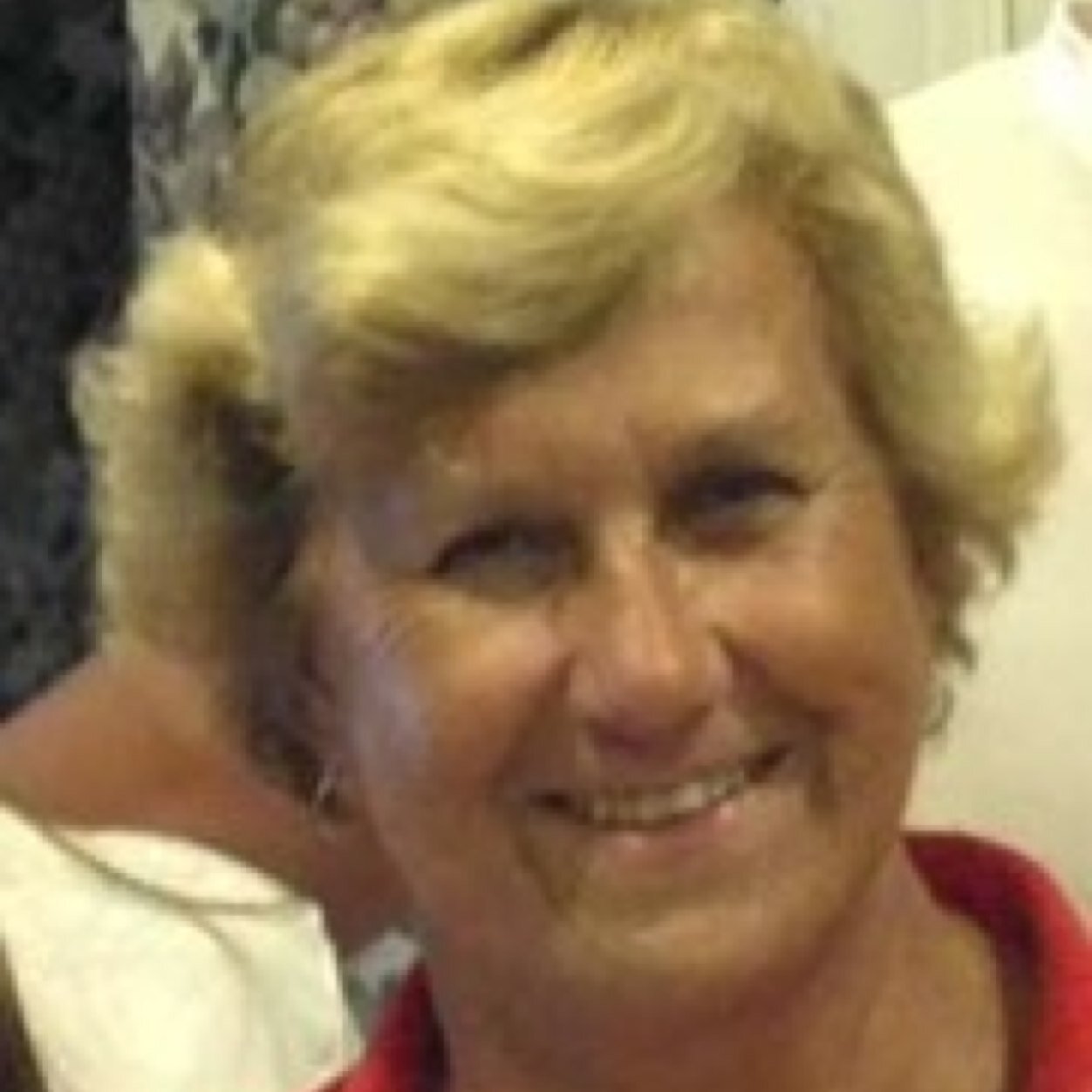 sanditrac's profile picture. Love music, vegetarian, nature, family, friends, animals, wine, and fun......