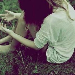 ทวิตนี้สำหรับเป็นเพื่อนคุย ทักกันได้ ^^  ฟอลกลับถือว่ามีมารยาท อย่าถามเรื่องส่วนตัวมากน้า ไม่ชอบบอกใครอ่ะ เป็นความลับ 5555 เลิ้บนะคะ