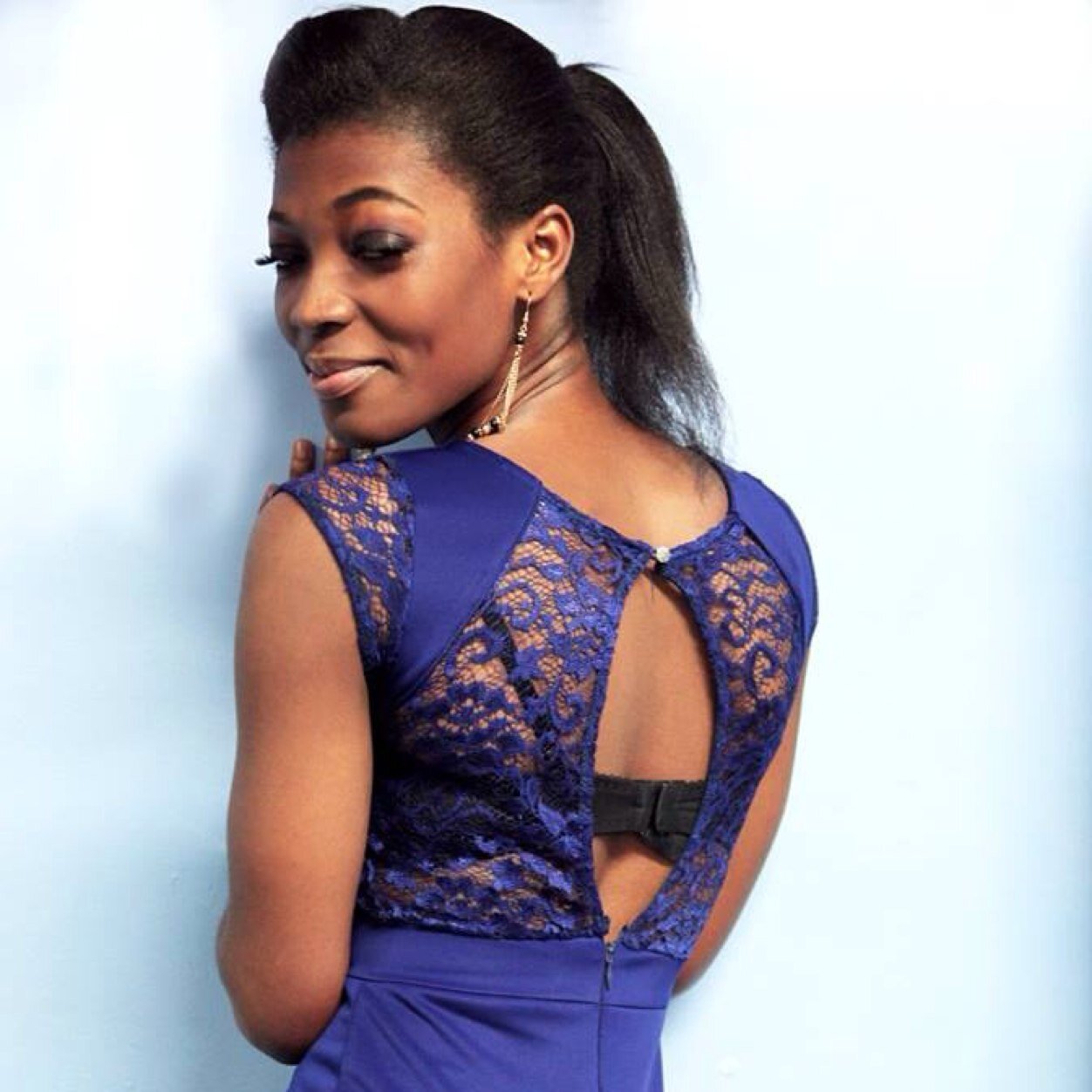 Singer/Model/Actress/Fashion Designer/God is my everything.. AbbeamGirls/AbIT/AbbeamFamily/Vyber fashionista! #AG #MayeYieBoom Follow me