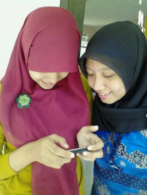 Dewi_dmel's profile picture. Jangan pernah malu untuk mengungkapkan hati,'