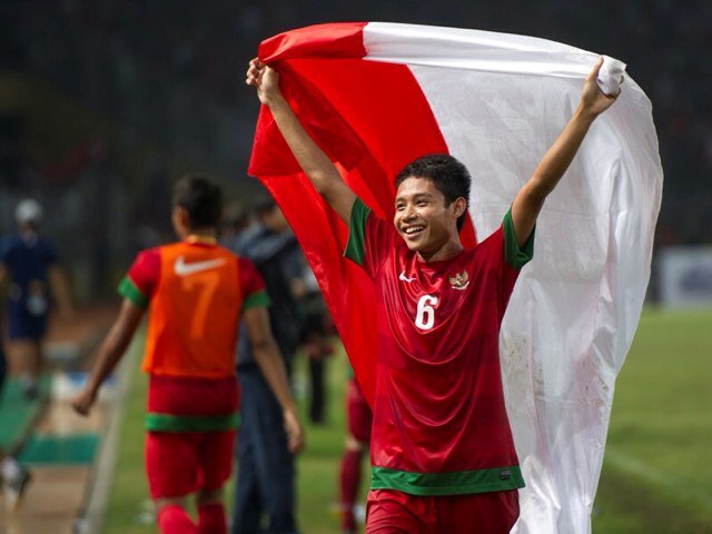 Follow @EvanDiemasD. Hanya seorang Kapten U-19 yang bangga akan Indonesia dan takut akan Tuhan dan Orangtua. Salam #GARUDAMUDA! Indonesia Jaya!