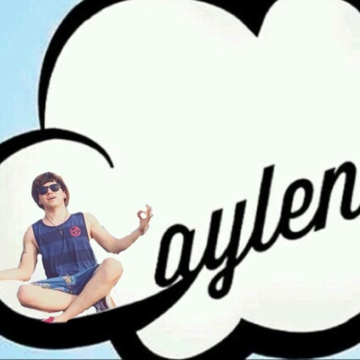 O2edits's profile picture. Just two girls obsessed with the boys. We make edits and you should follow!