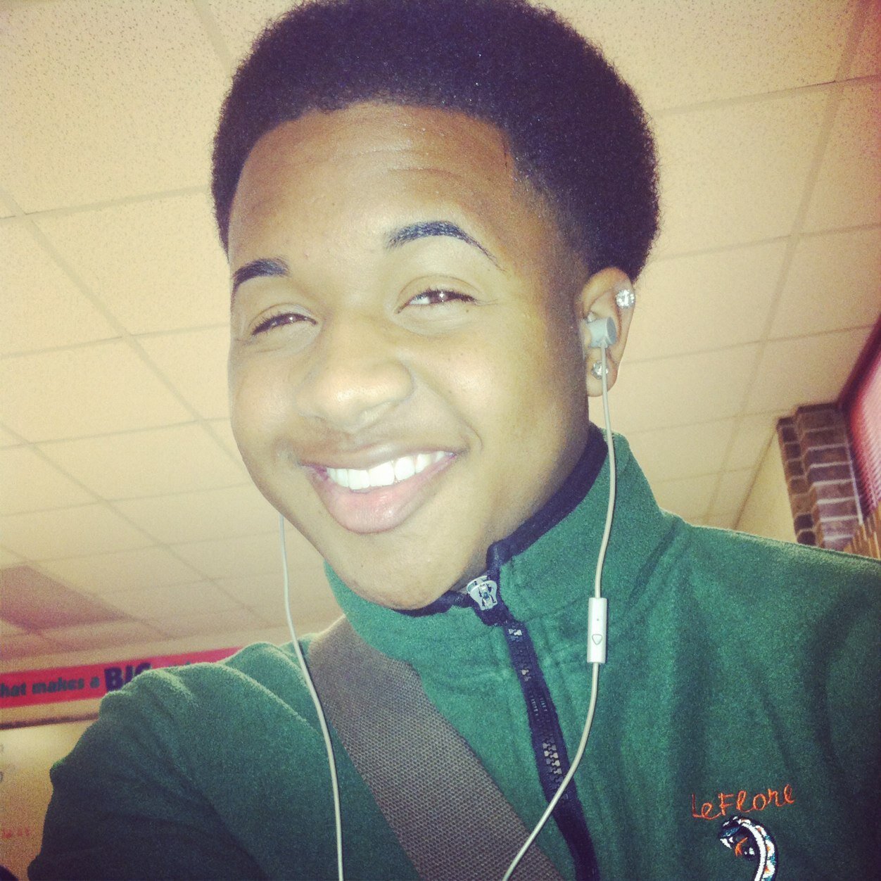 Jaesean is my name !
Sagittarius ! ☺️
Gay !
Junior at LeFlore High !
I always keep it 100 !
Live ; Laugh ; Love !