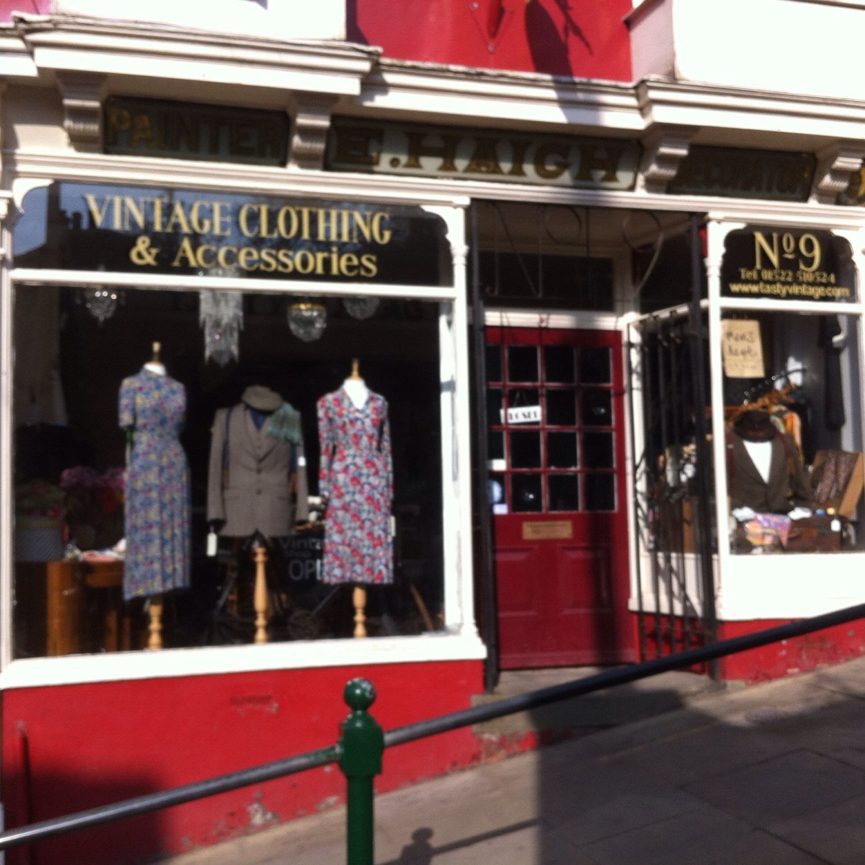 no9steephill's profile picture. Pre 1980 vintage clothing, textiles and jewellery bought and sold by appointment at our premises on Steep Hill in Lincoln - see website for online sales!