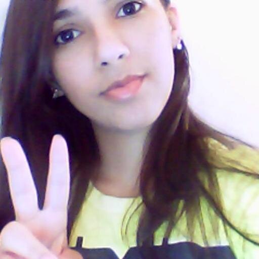 • 'Biografia {?}
Fala sério! Como vou resumir minha
vida aki no twitter?.
;P