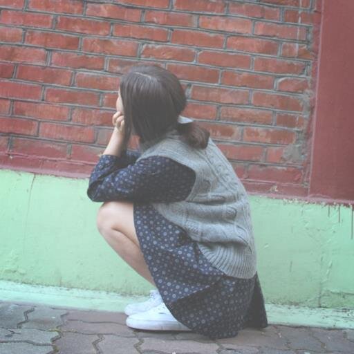 NostalgiaStyle's profile picture. 하루키 매니아, 옷파는 여인네, 하의실종, 패션 피플 환영,