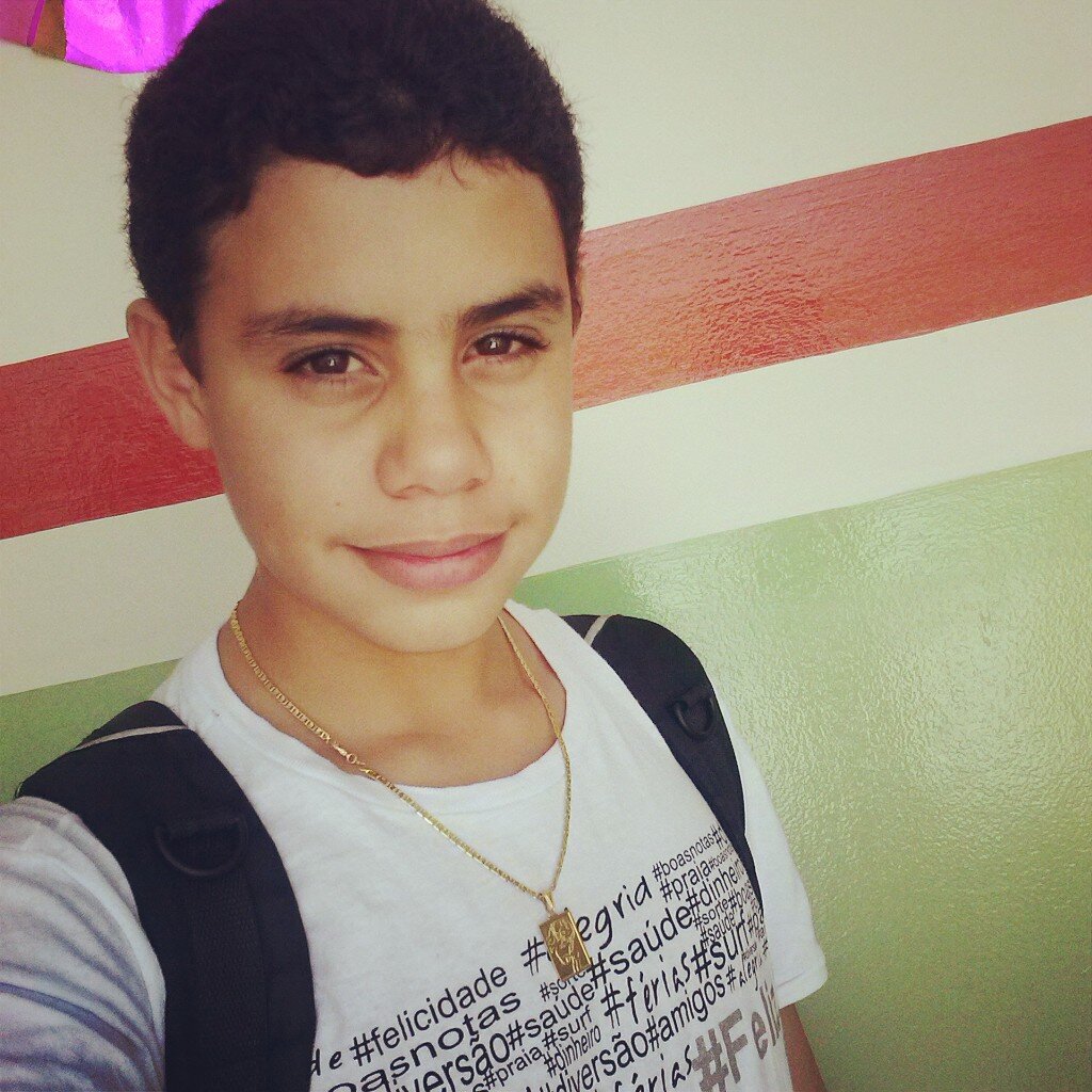 oi galera meu nome e guilherme sou estudante da escola premium espero que goste dos meus twettes pois e o que a cotese na minha vida