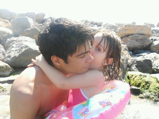 GabiCollante12's profile picture. tu abrazo, el que me hace sentir vivo, tu sonrisa la que ejecuta mi entusiasmo