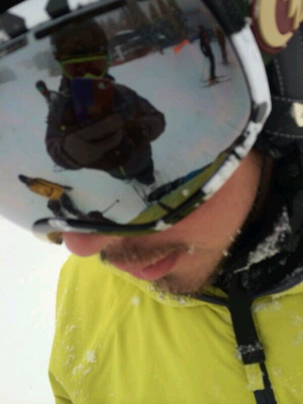 davidsia12's profile picture. 