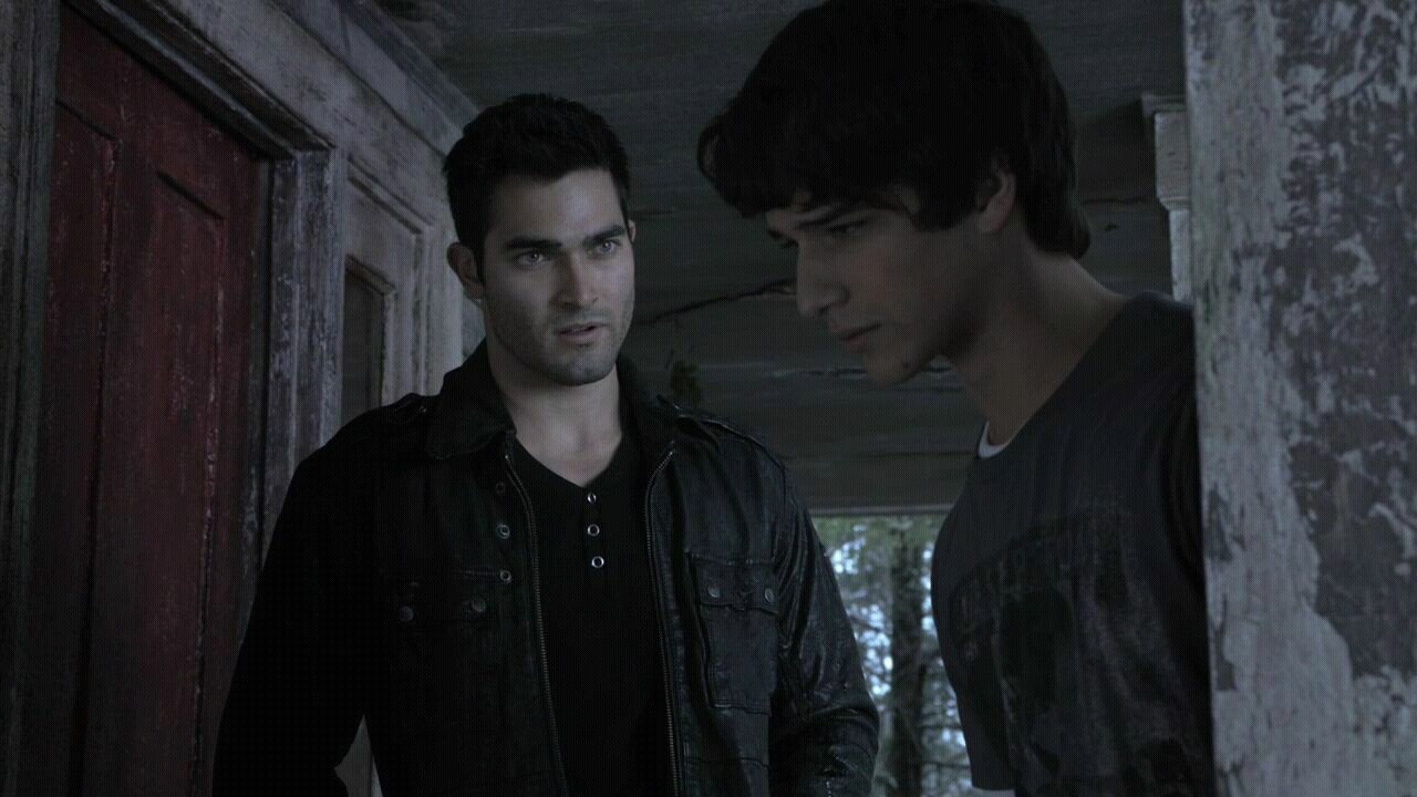 I'm an Alpha I'm married to @TrueAlphaScott_ . Don't make me mad or hurt my Scott it will be the last thing you do...{Alpha, Gay, Rp} #LoveSmirking