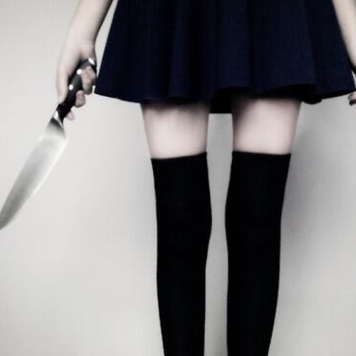 Mia. I can't drown my demons, they know how to swim. | Tu me manques, mais jamais tu ne reviendras.