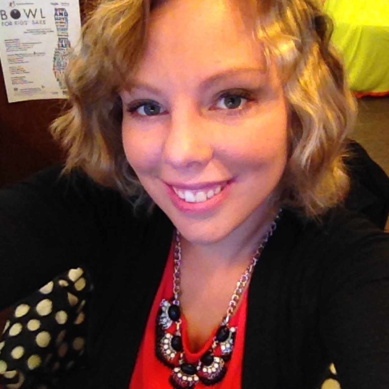 SamNantz's profile picture. Vegetarian. Feminist. Fashion Enthusiast. I like birds, yoga, and the word zero.