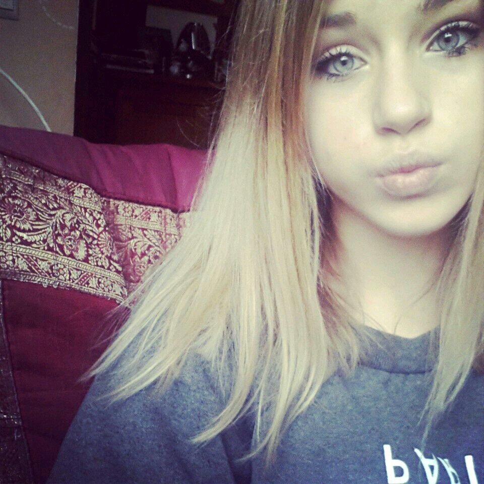 ♥♥Love m'n liefsteeee Schattjee ♥@sennaa_x ♥mijn LAPJES FOREVER met @xlinssxb en @Hartjee_Pleuni /roncalli gr 26/ 14jr.