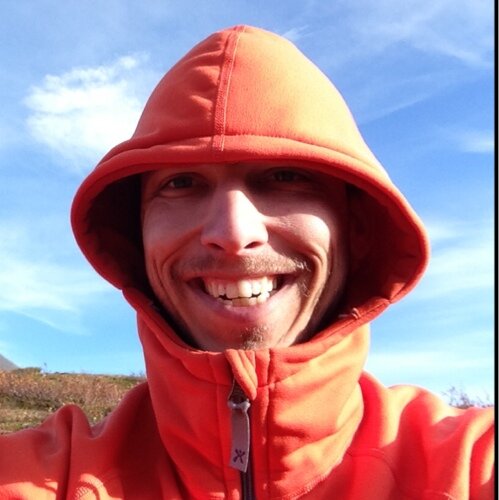 Geographic IT and web. Juggler, joggler, music-lover.