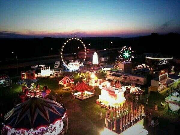 summernights273's profile picture. we are summer nights !! follow our members ! @ilove_kellin223 @kelsie_rae741 @whitneygongora